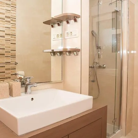 Mis Rab Apartment