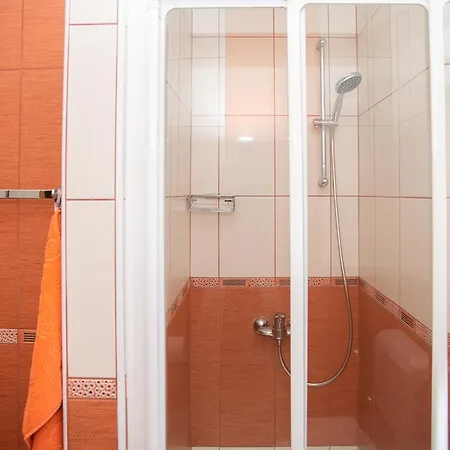 Mis Rab Apartment *
