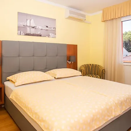 Mis Rab Apartment Palit