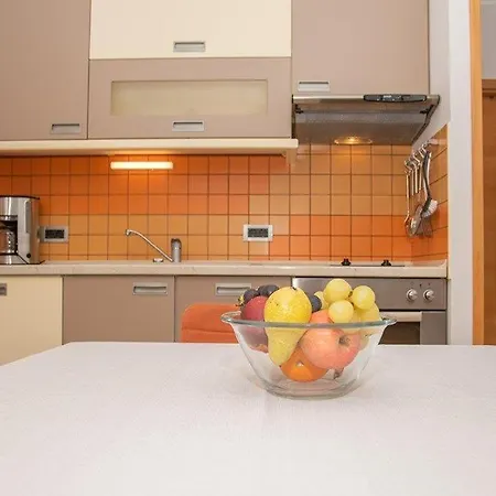 Mis Rab Apartment