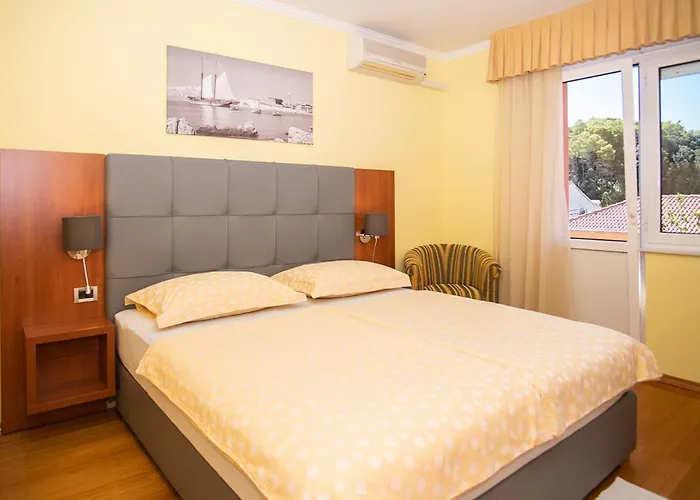 Mis Rab Apartament Palit