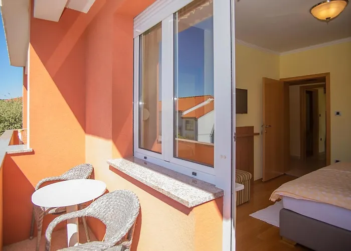 Apartament Mis Rab Palit