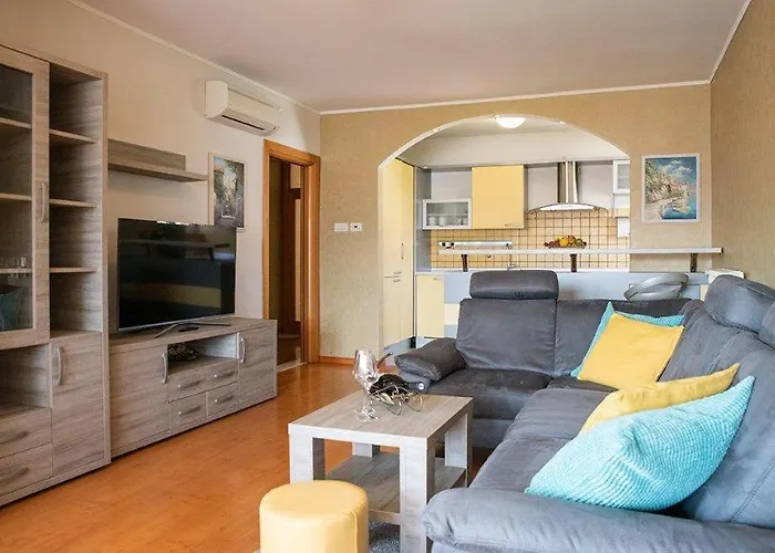 Mis Rab Apartment Palit