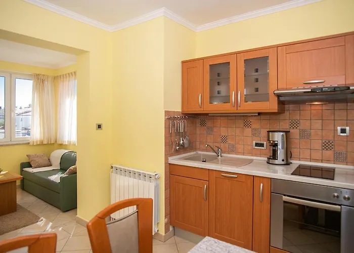 Mis Rab Apartment Palit